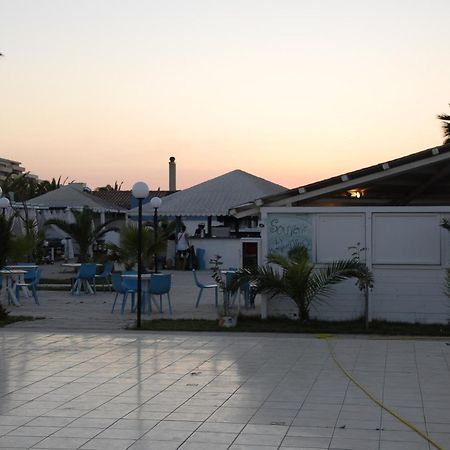 Torquemada Beach Club Margherita Di Savoia Exteriör bild